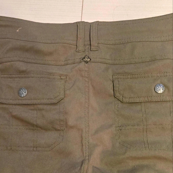 Prana Halle Womens olive green Convertible roll up pants, size 10. - Picture 2 of 4